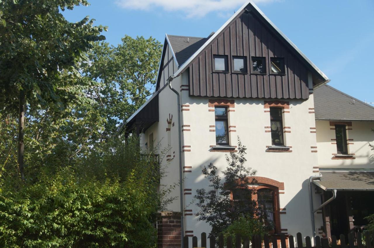 Apartment 1895